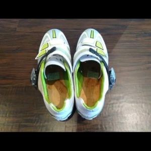 Cycling spin shoes Us size 6, euro 38